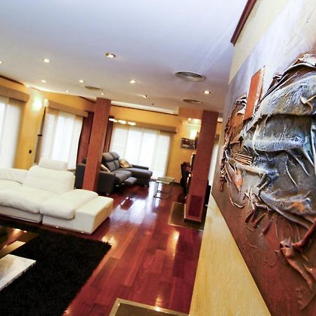 New Play Lake Villa Salou Bagian luar foto