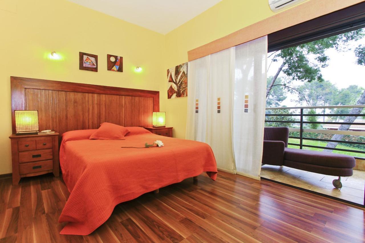 New Play Lake Villa Salou Bagian luar foto