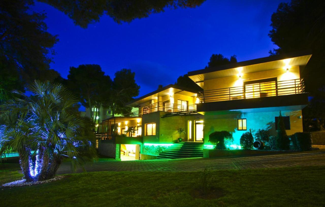 New Play Lake Villa Salou Bagian luar foto