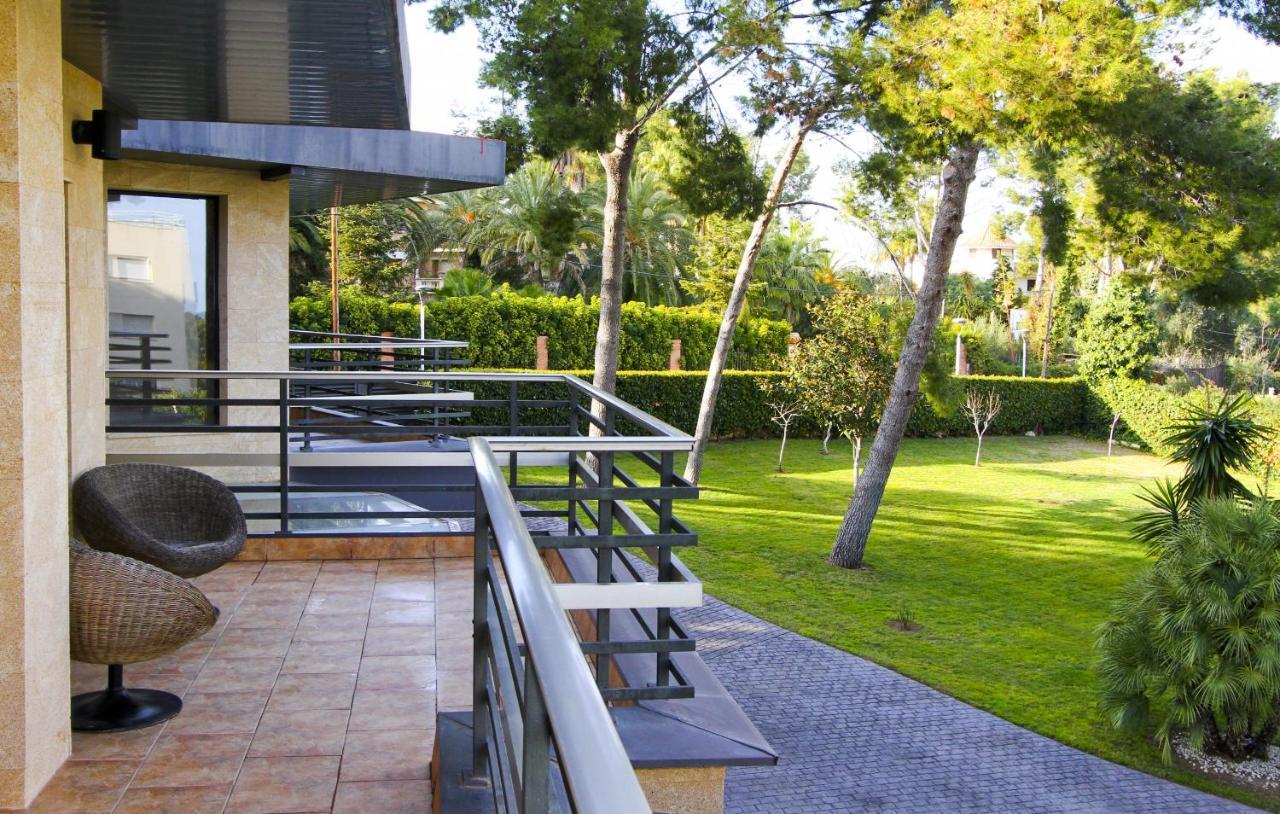 New Play Lake Villa Salou Bagian luar foto