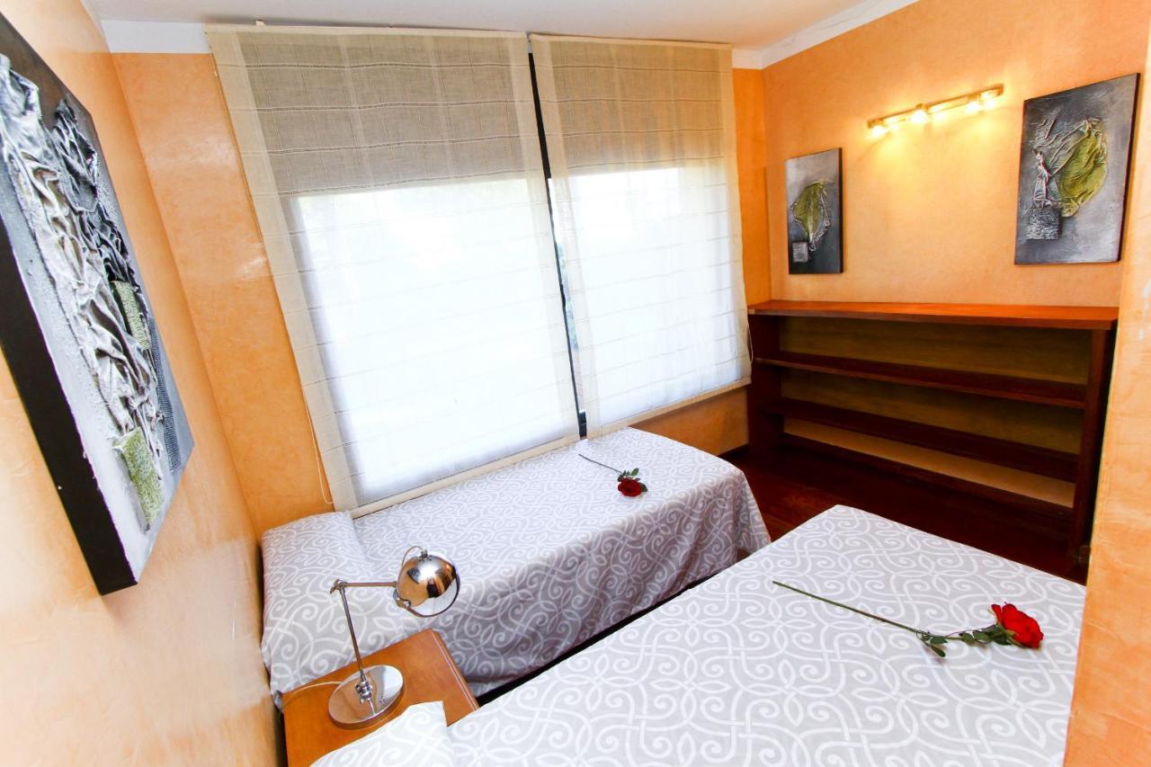 New Play Lake Villa Salou Bagian luar foto