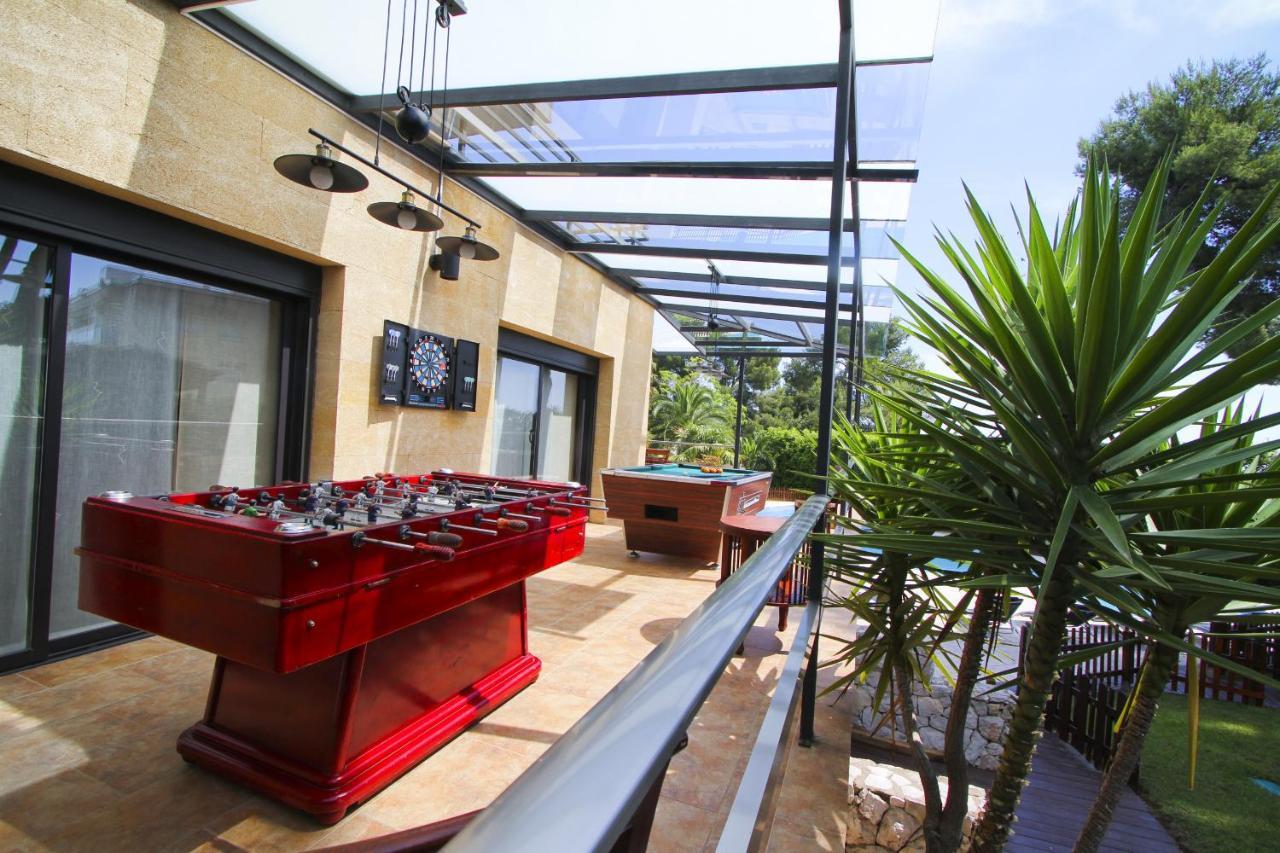 New Play Lake Villa Salou Bagian luar foto