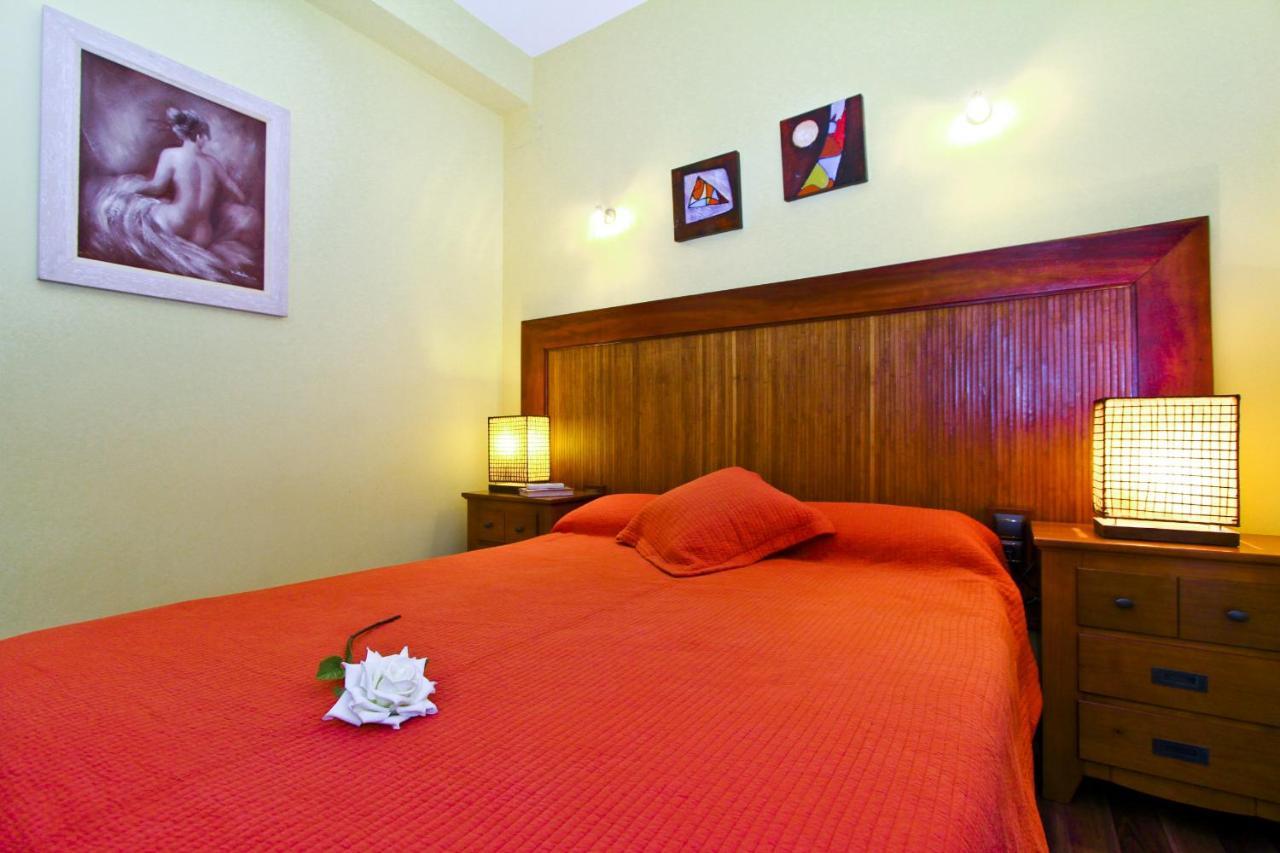 New Play Lake Villa Salou Bagian luar foto