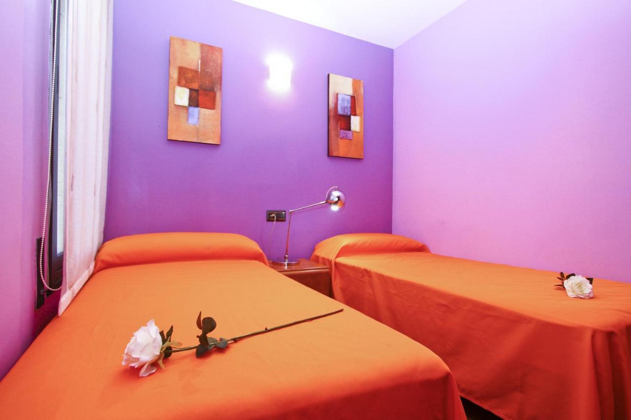 New Play Lake Villa Salou Bagian luar foto