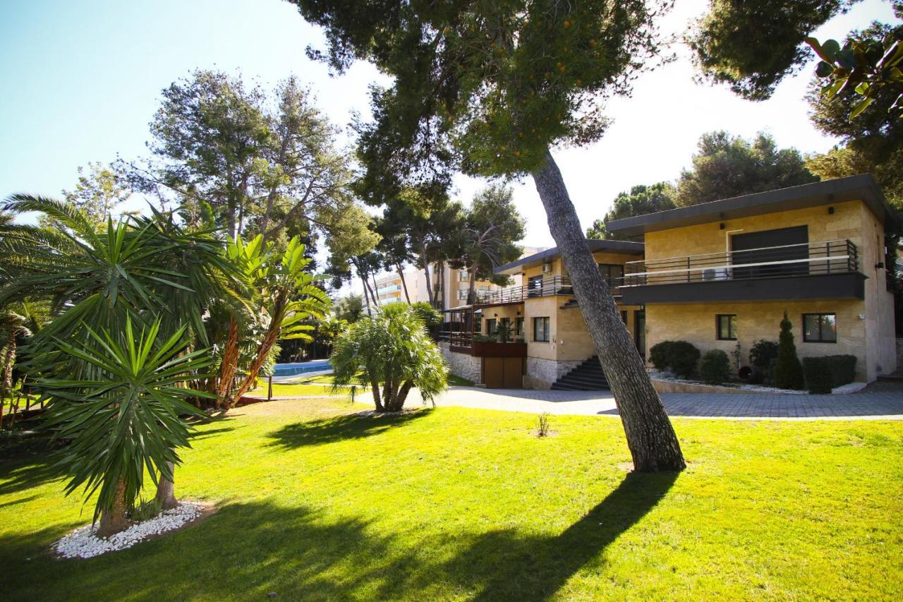 New Play Lake Villa Salou Bagian luar foto