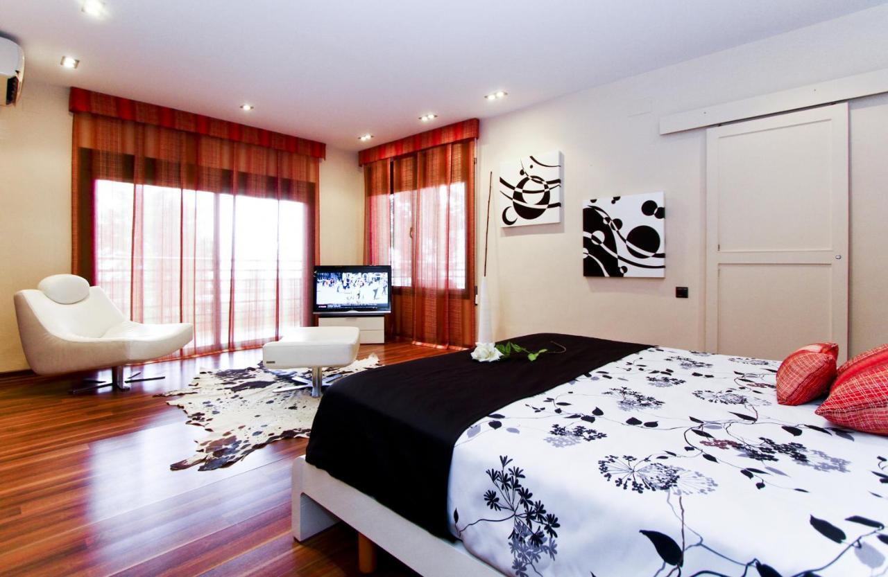 New Play Lake Villa Salou Bagian luar foto