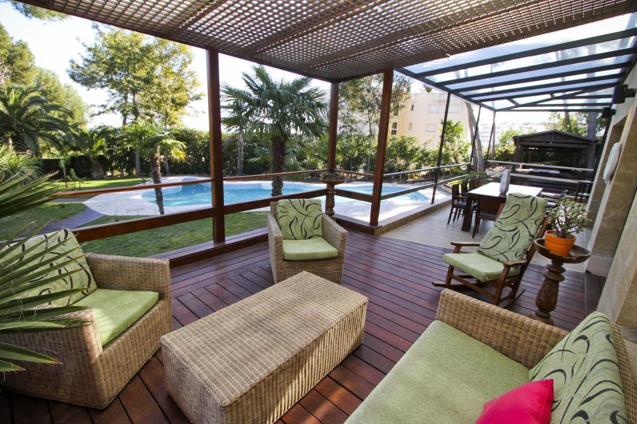 New Play Lake Villa Salou Bagian luar foto