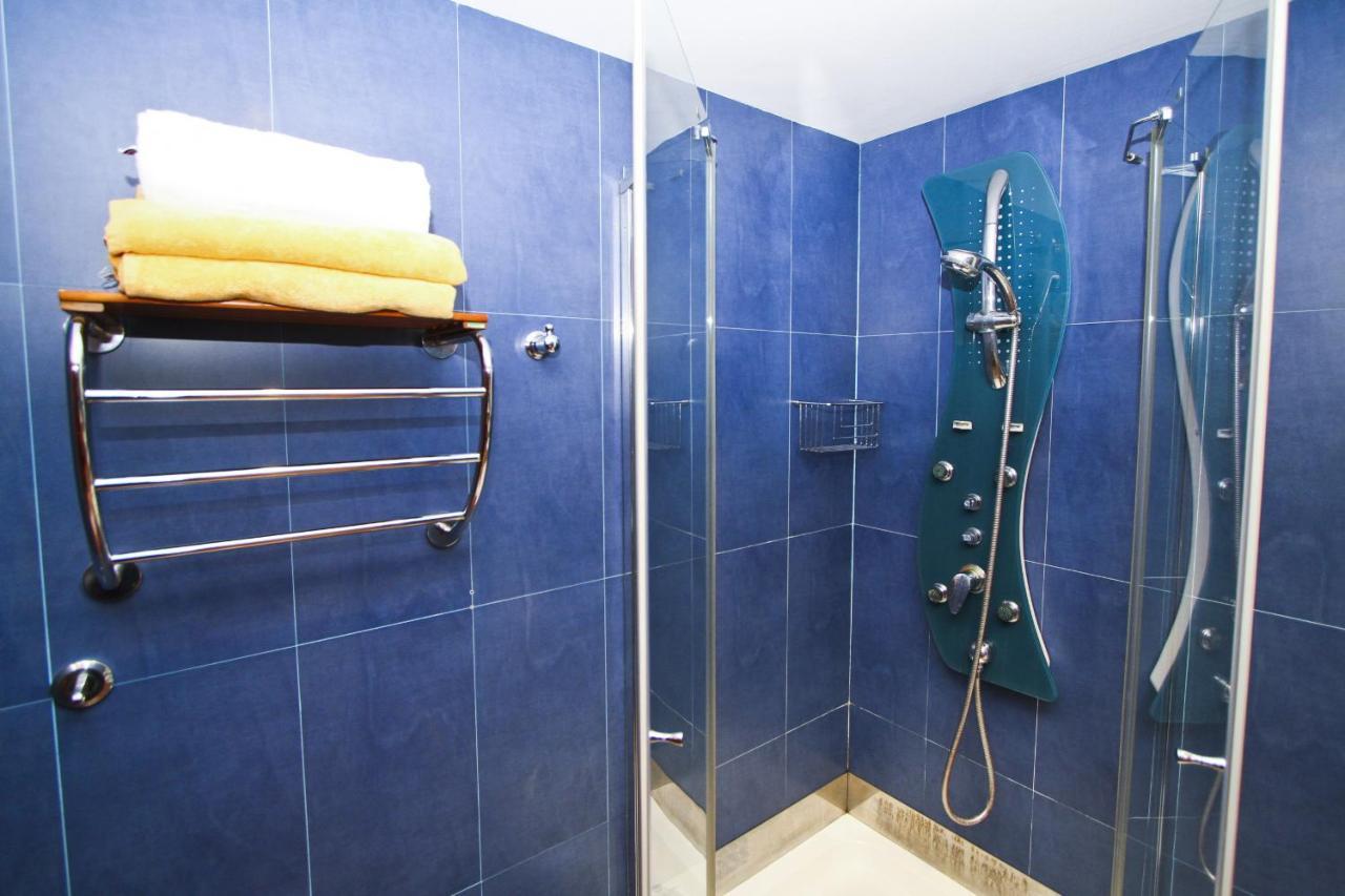 New Play Lake Villa Salou Bagian luar foto